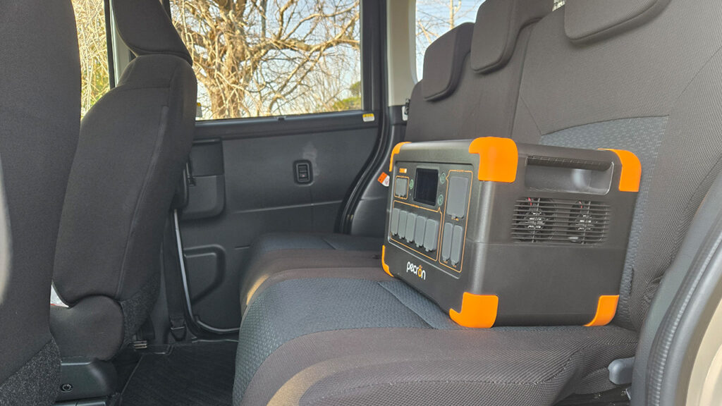 Pecron E1000LFPを車の後部座席に置いてみた